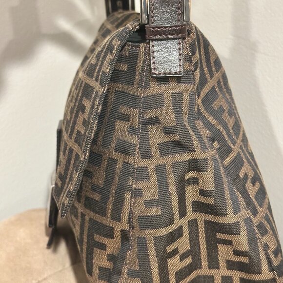 Authentic Fendi Zucca Mama Baguette – Excellent Condition - Picture 5 of 10